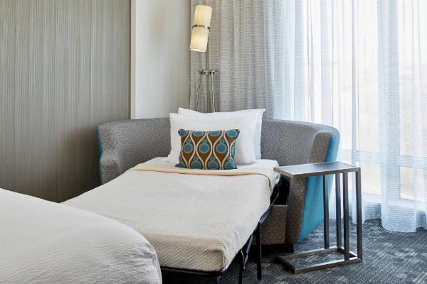 Courtyard by Marriott Baltimore Downtown/McHenry Row image 12