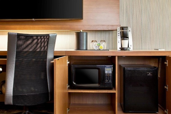 Courtyard by Marriott Baltimore Downtown/McHenry Row image 13