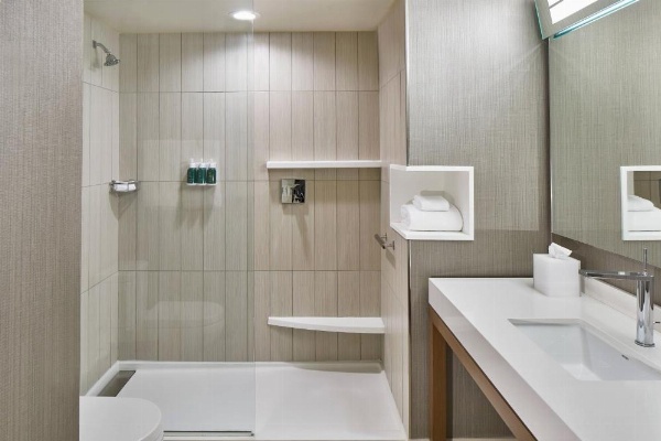 Courtyard by Marriott Baltimore Downtown/McHenry Row image 15